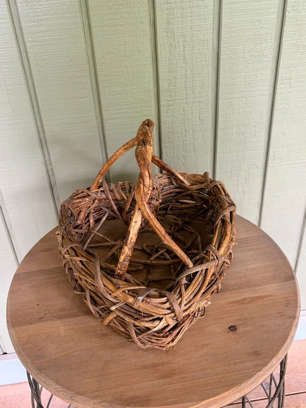 Vintage Rustic Grapevine Heart Shaped Basket with Handle Woven Twig Primitive